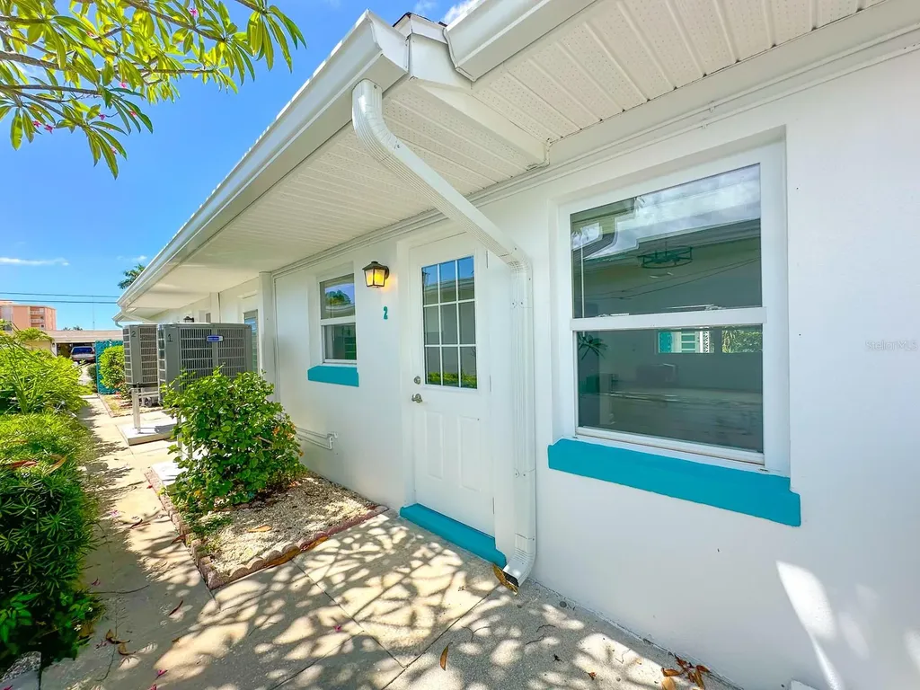 11295 1st Street E Treasure Island FL 33706