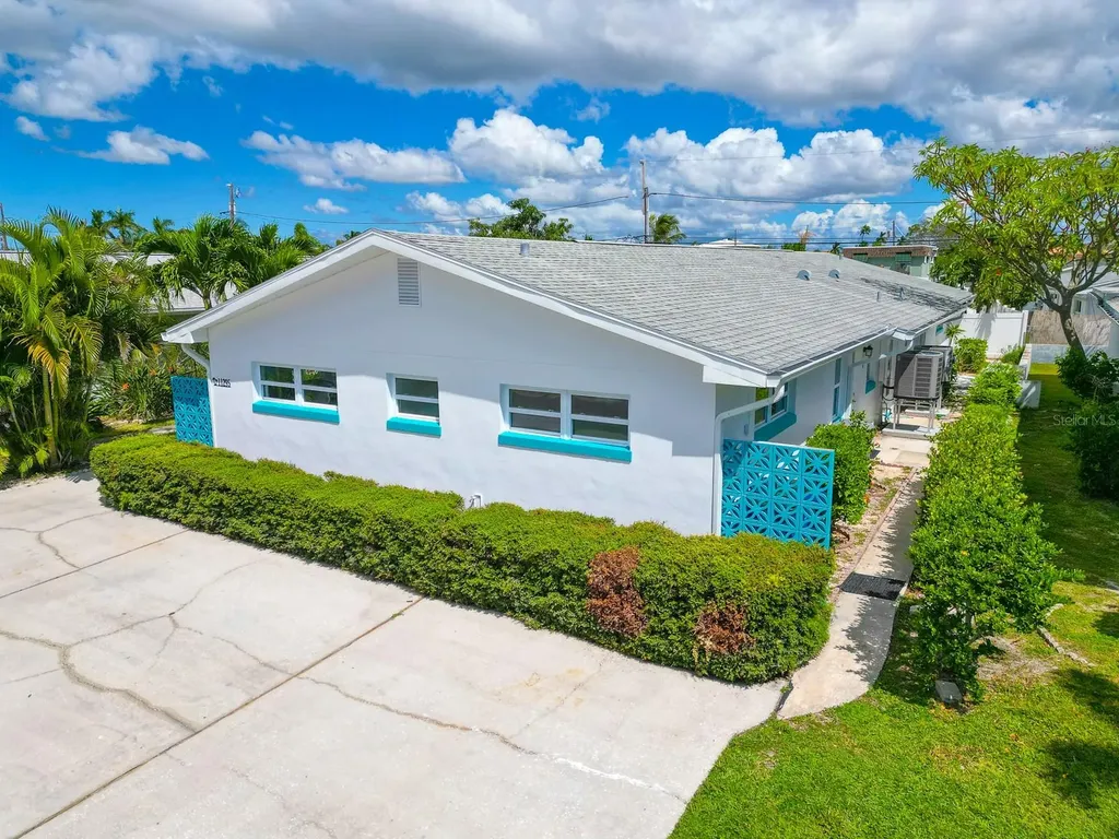 11295 1st Street E Treasure Island FL 33706