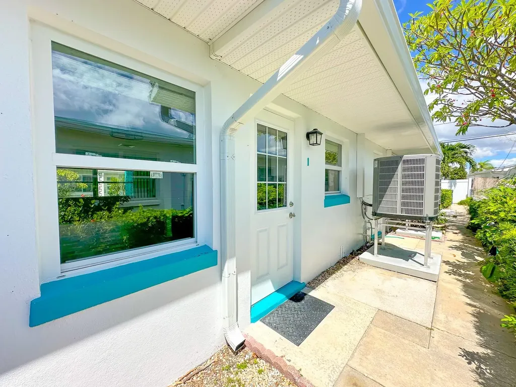 11295 1st Street E Treasure Island FL 33706