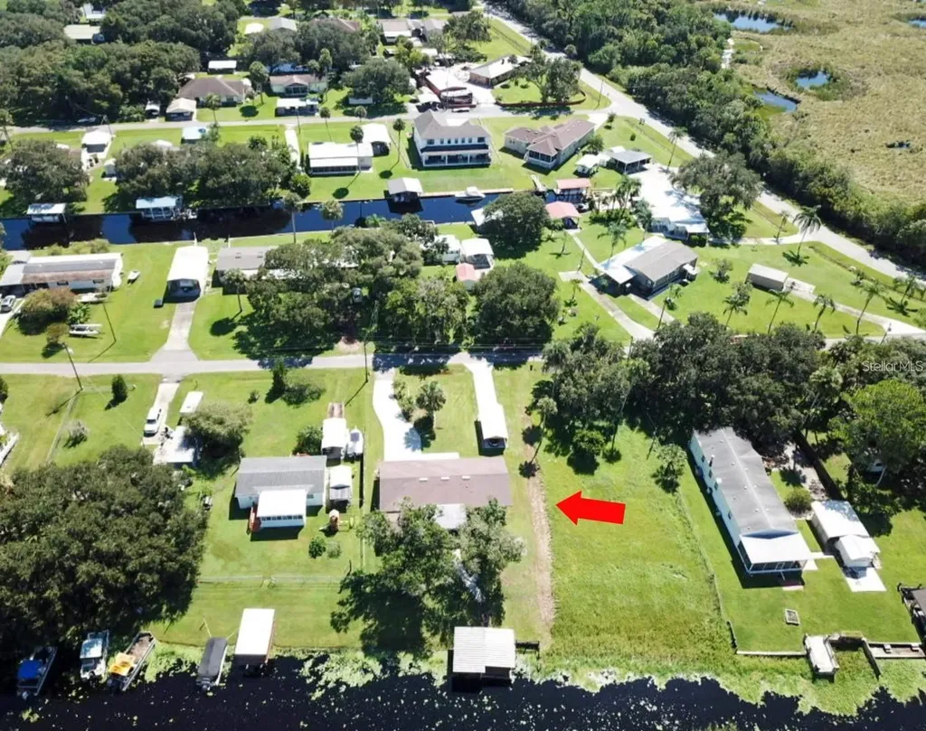 2082 Shady Lane Geneva FL 32732