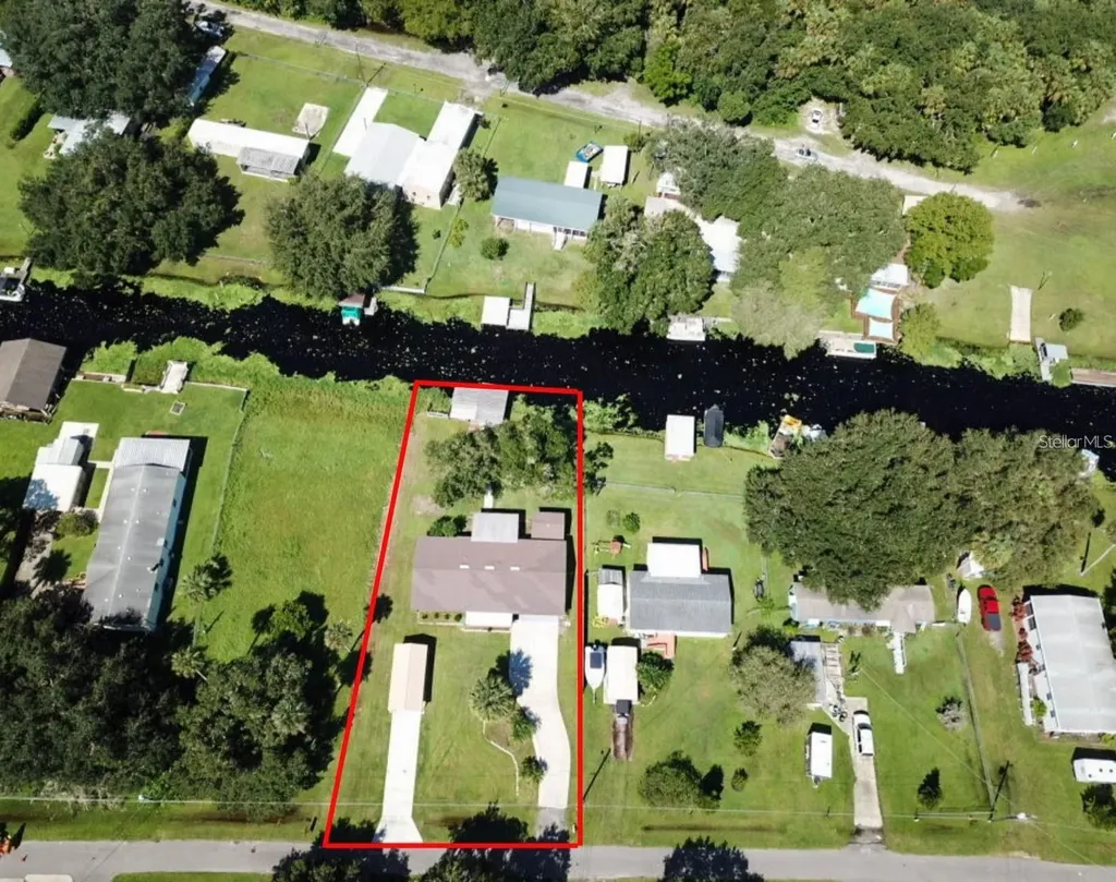 2082 Shady Lane Geneva FL 32732