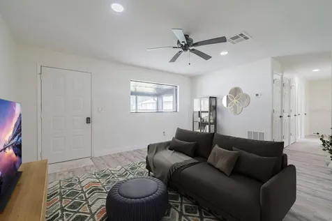 2082 Shady Lane Geneva FL 32732
