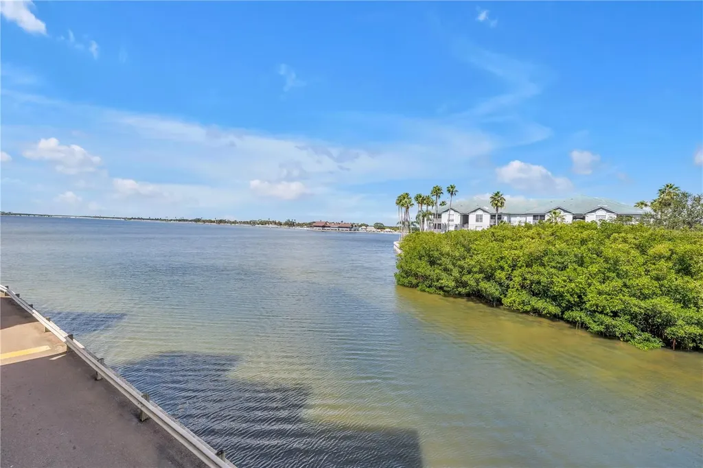 2506 N Rocky Point Drive Tampa FL 33607