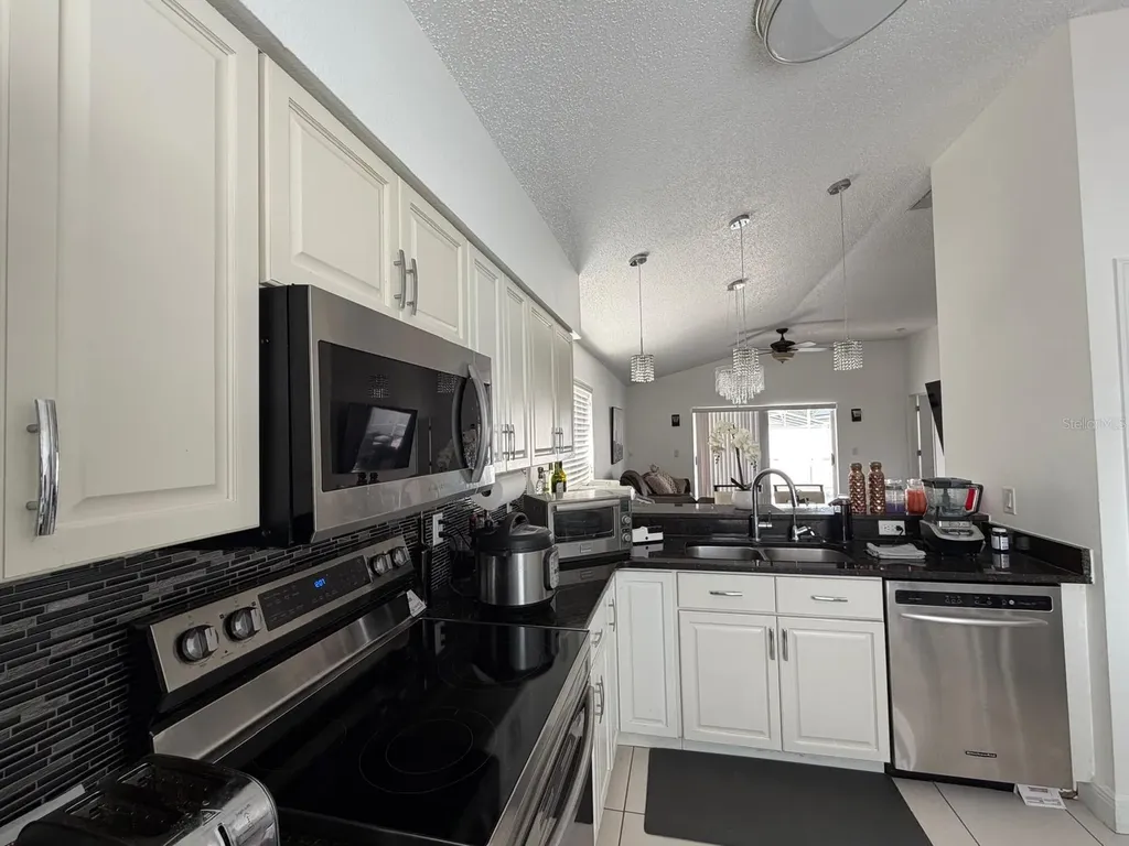 2558 E Chatman Circle Kissimmee FL 34746