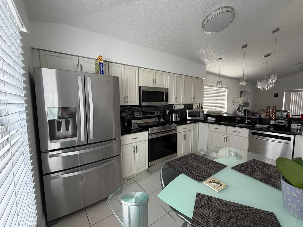 2558 E Chatman Circle Kissimmee FL 34746