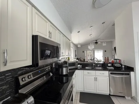 2558 E Chatman Circle Kissimmee FL 34746