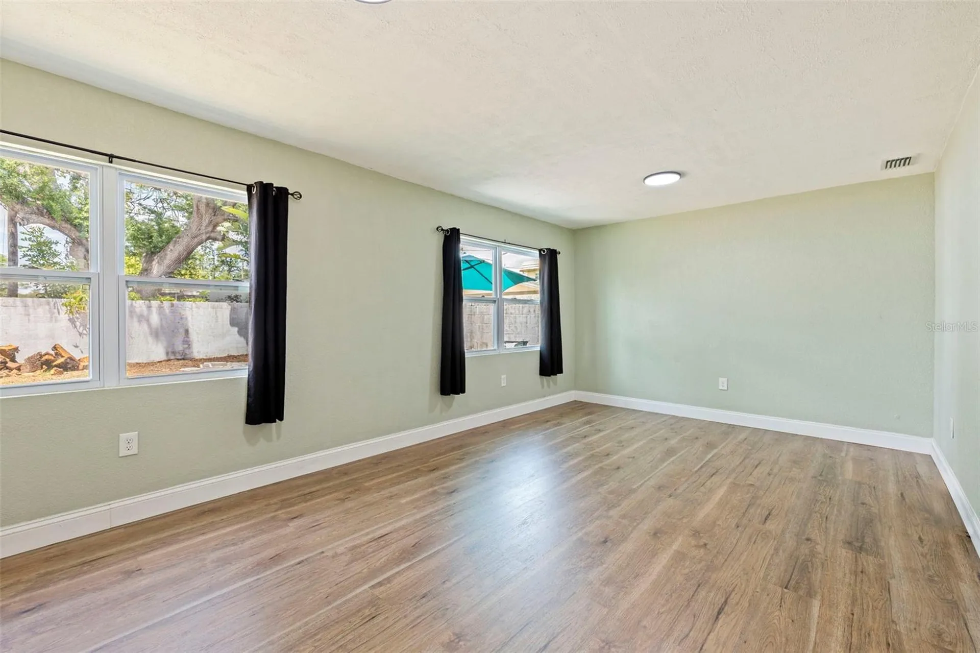 3911 12th Avenue N St Petersburg FL 33713