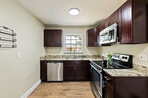 3911 12th Avenue N St Petersburg FL 33713
