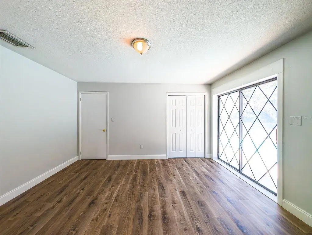 830 N Sunset Drive Mount Dora FL 32757