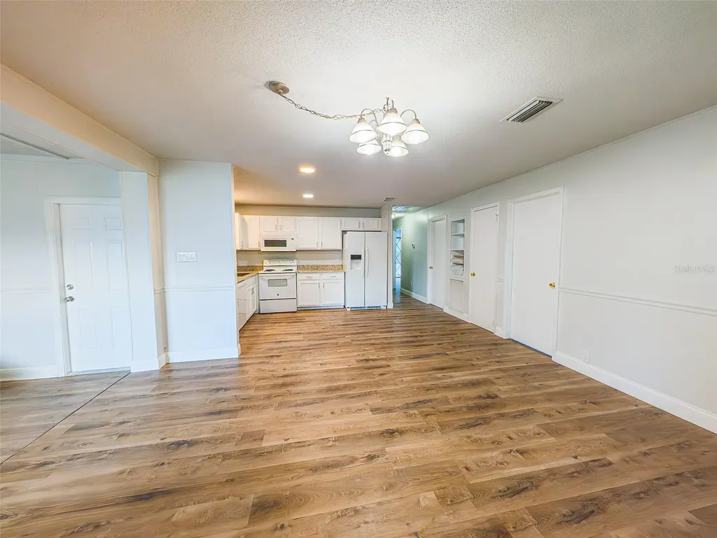 830 N Sunset Drive Mount Dora FL 32757