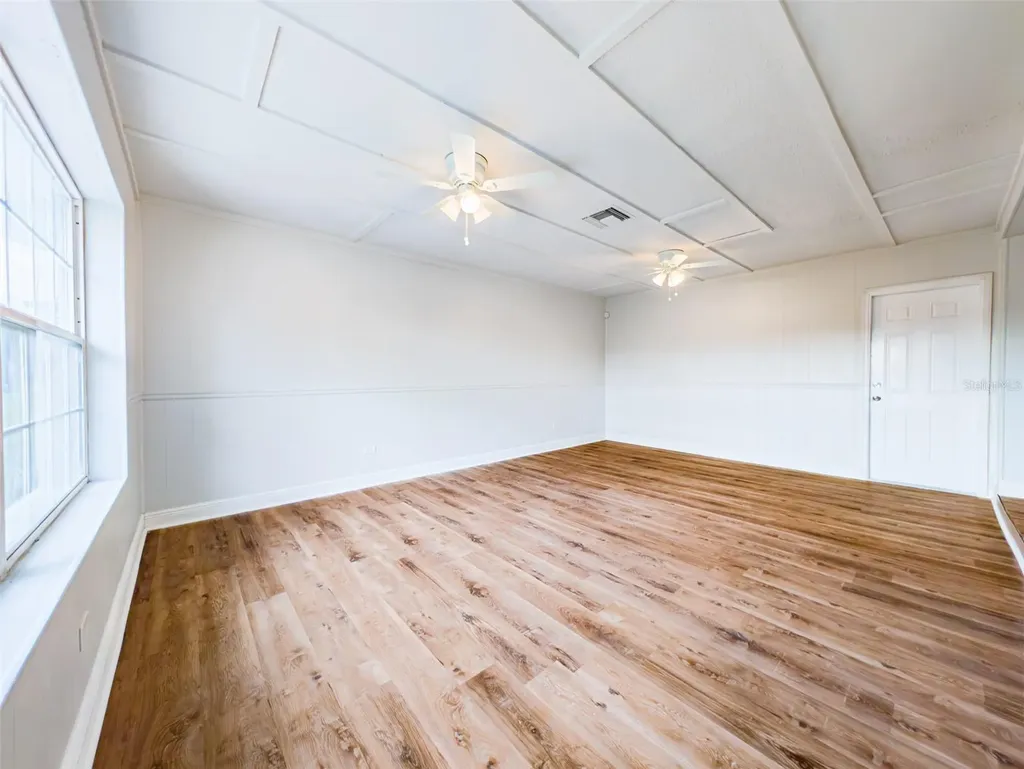 830 N Sunset Drive Mount Dora FL 32757