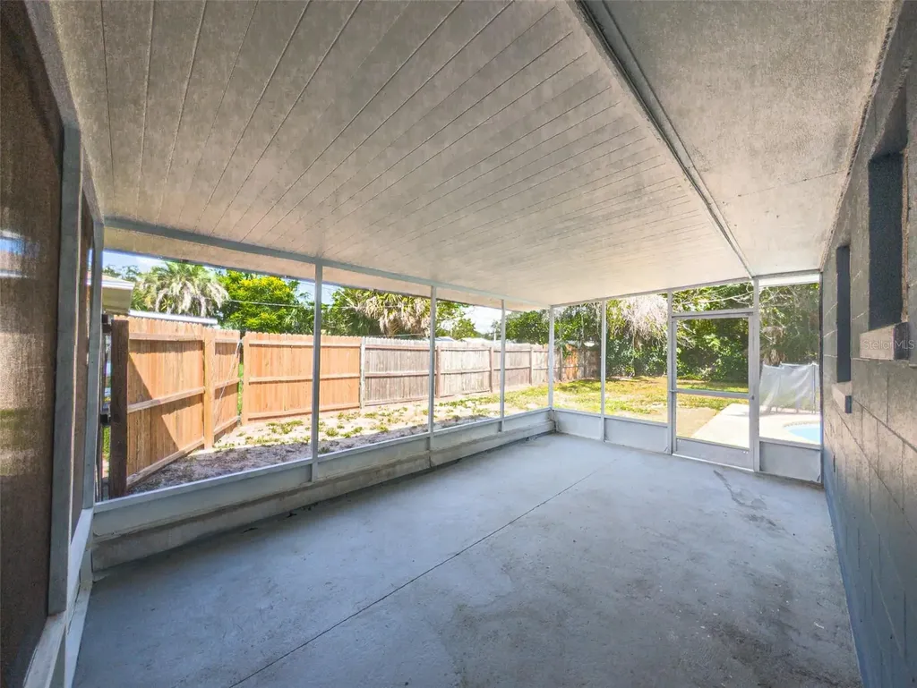830 N Sunset Drive Mount Dora FL 32757