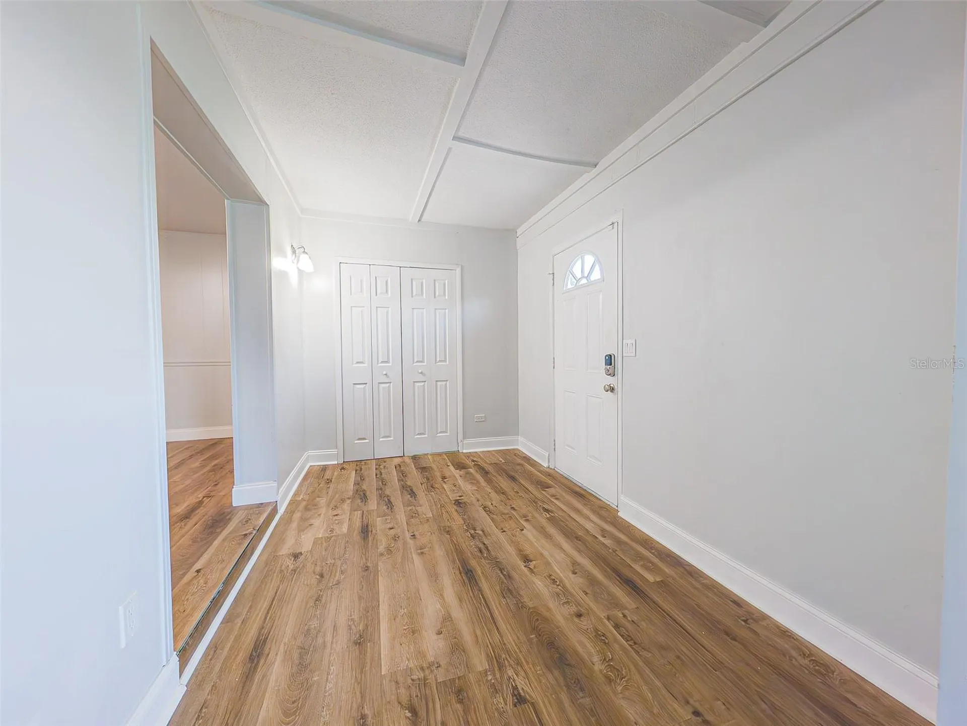 830 N Sunset Drive Mount Dora FL 32757