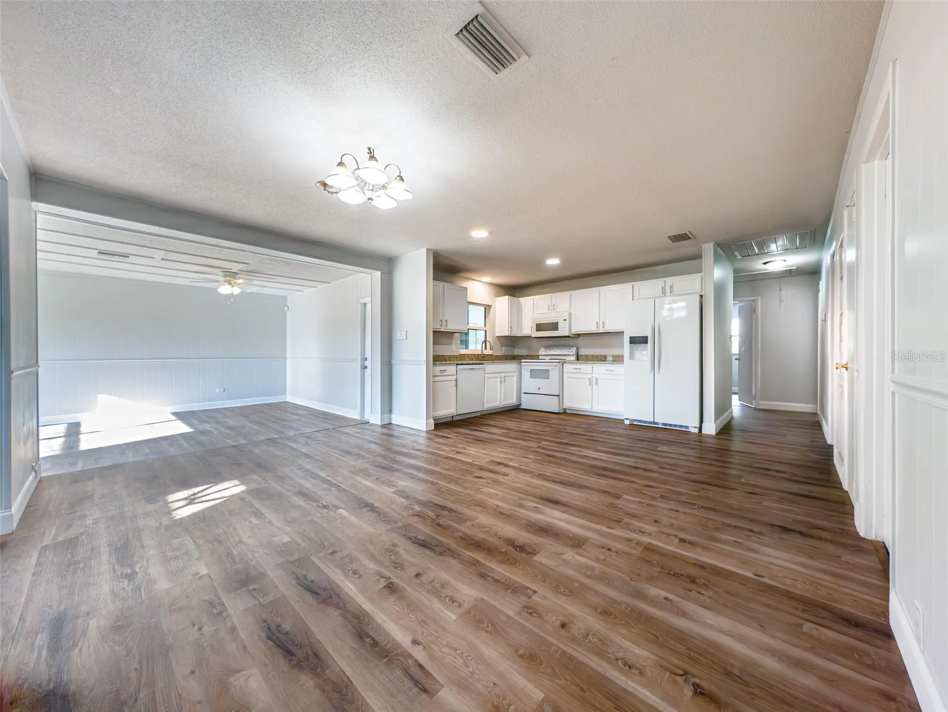830 N Sunset Drive Mount Dora FL 32757