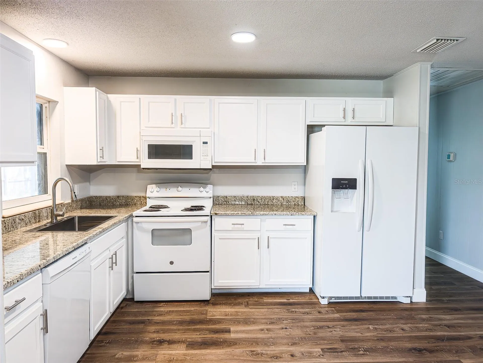 830 N Sunset Drive Mount Dora FL 32757