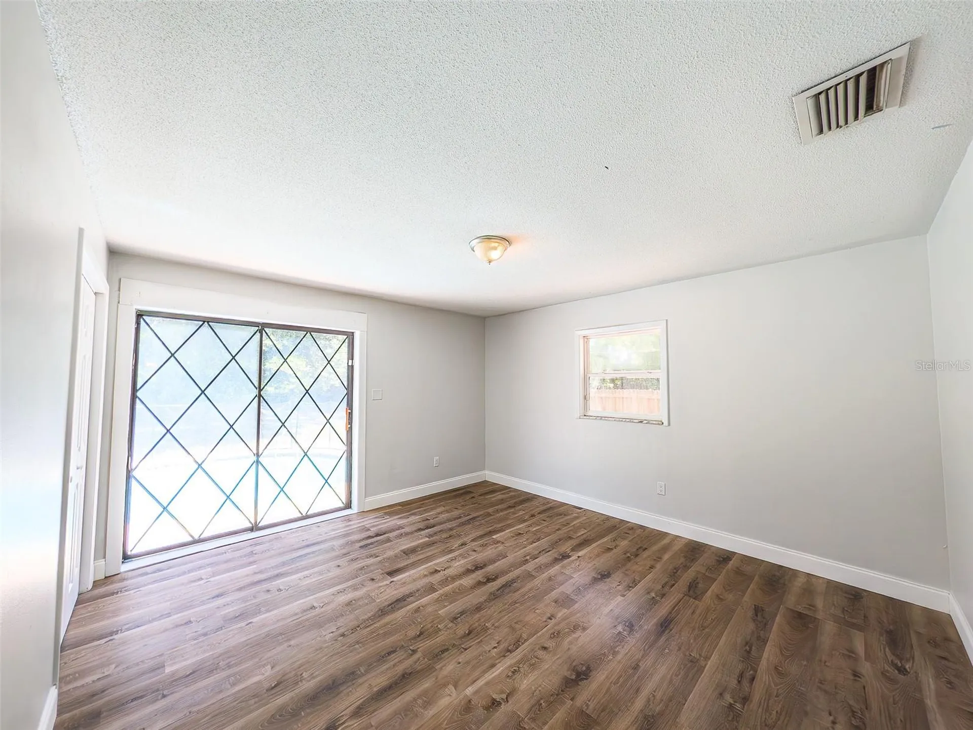 830 N Sunset Drive Mount Dora FL 32757