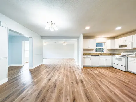 830 N Sunset Drive Mount Dora FL 32757