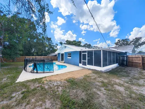 830 N Sunset Drive Mount Dora FL 32757