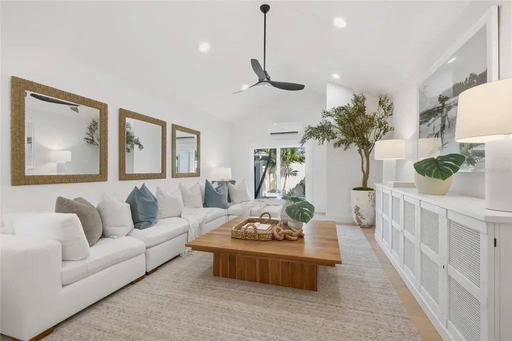 4833 Featherbed Lane Sarasota FL 34242