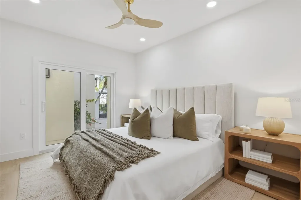 4833 Featherbed Lane Sarasota FL 34242