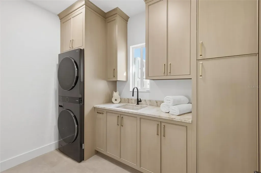 4833 Featherbed Lane Sarasota FL 34242