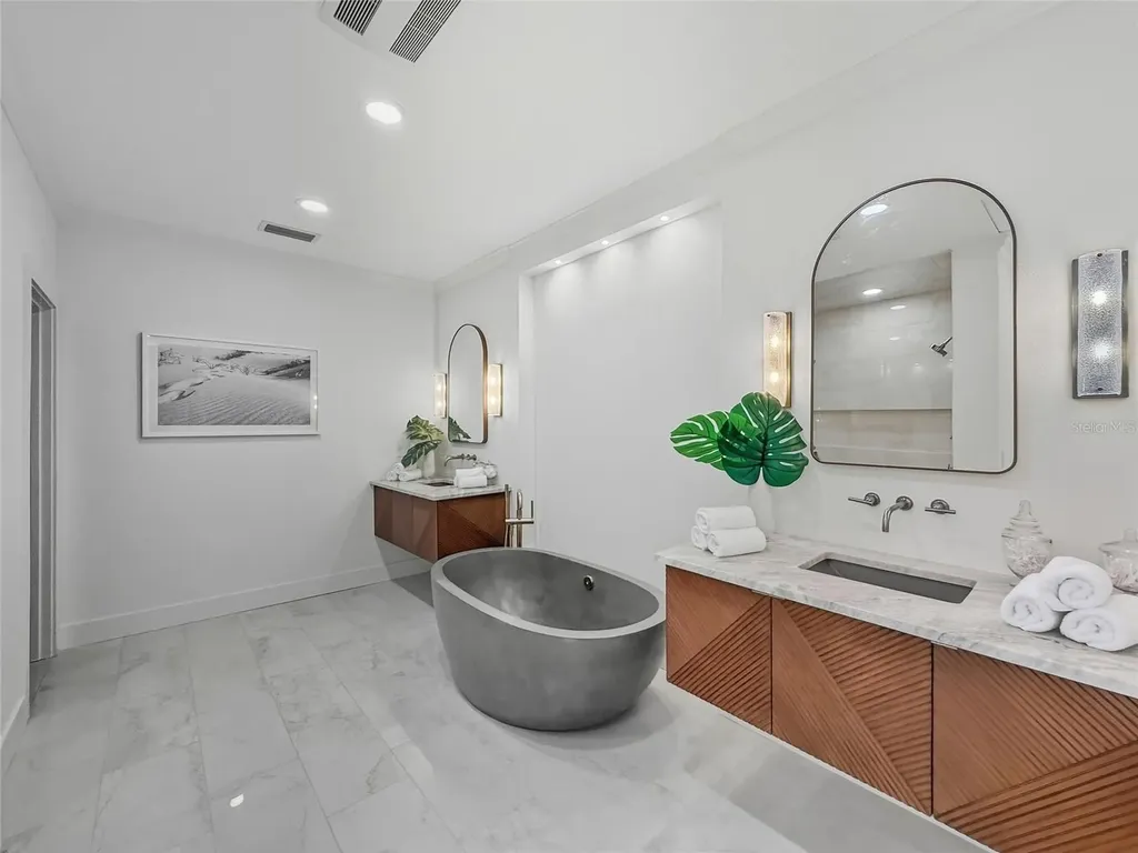 4833 Featherbed Lane Sarasota FL 34242