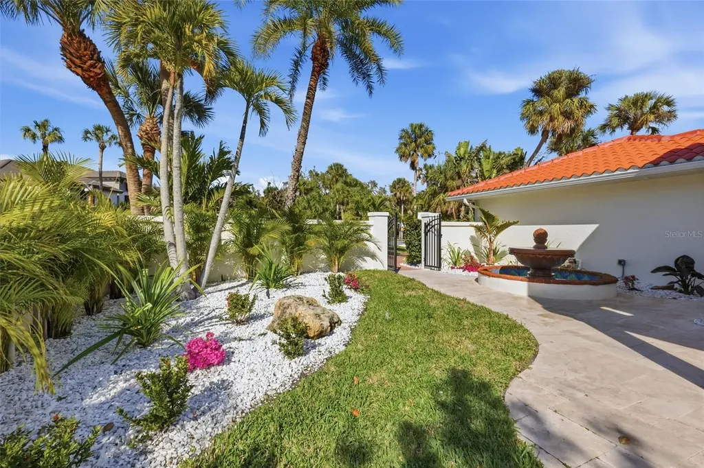 4833 Featherbed Lane Sarasota FL 34242
