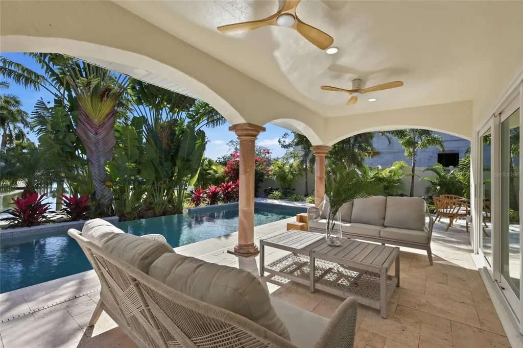 4833 Featherbed Lane Sarasota FL 34242