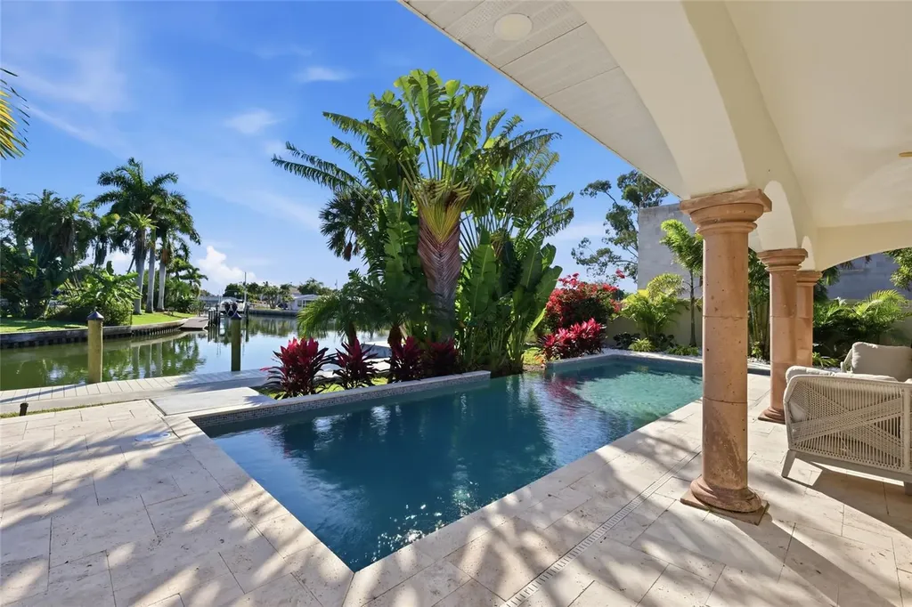 4833 Featherbed Lane Sarasota FL 34242