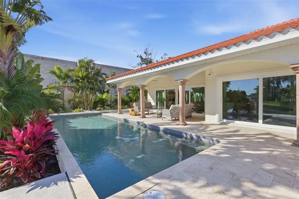 4833 Featherbed Lane Sarasota FL 34242
