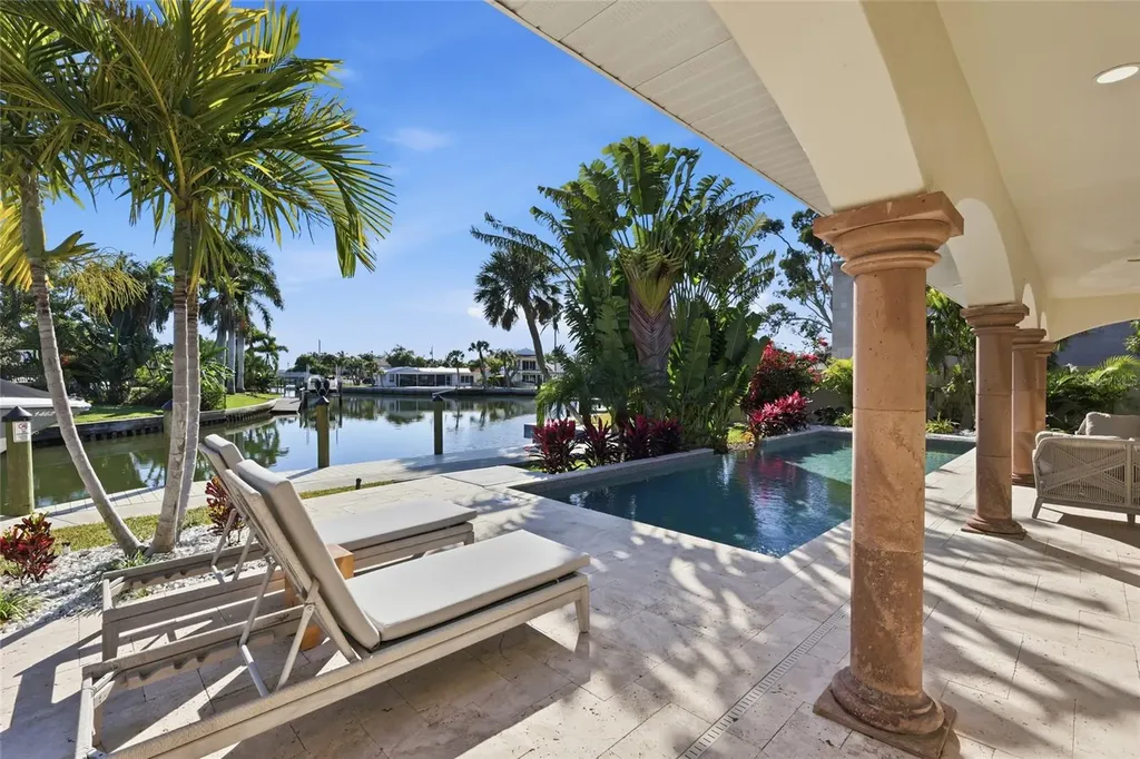 4833 Featherbed Lane Sarasota FL 34242