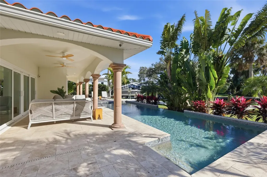 4833 Featherbed Lane Sarasota FL 34242