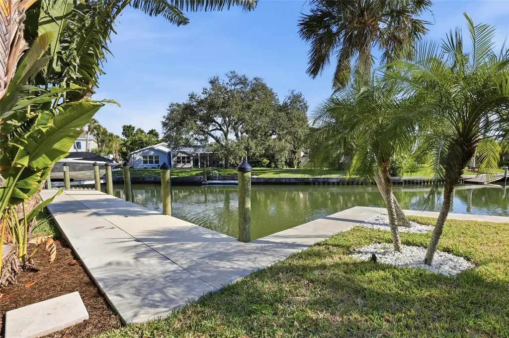 4833 Featherbed Lane Sarasota FL 34242