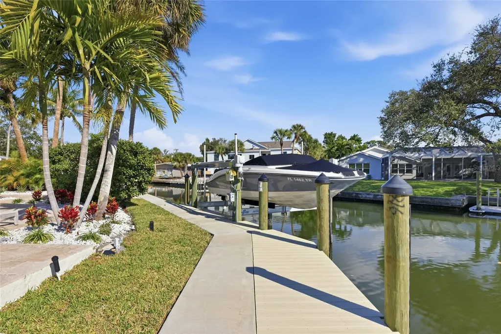 4833 Featherbed Lane Sarasota FL 34242