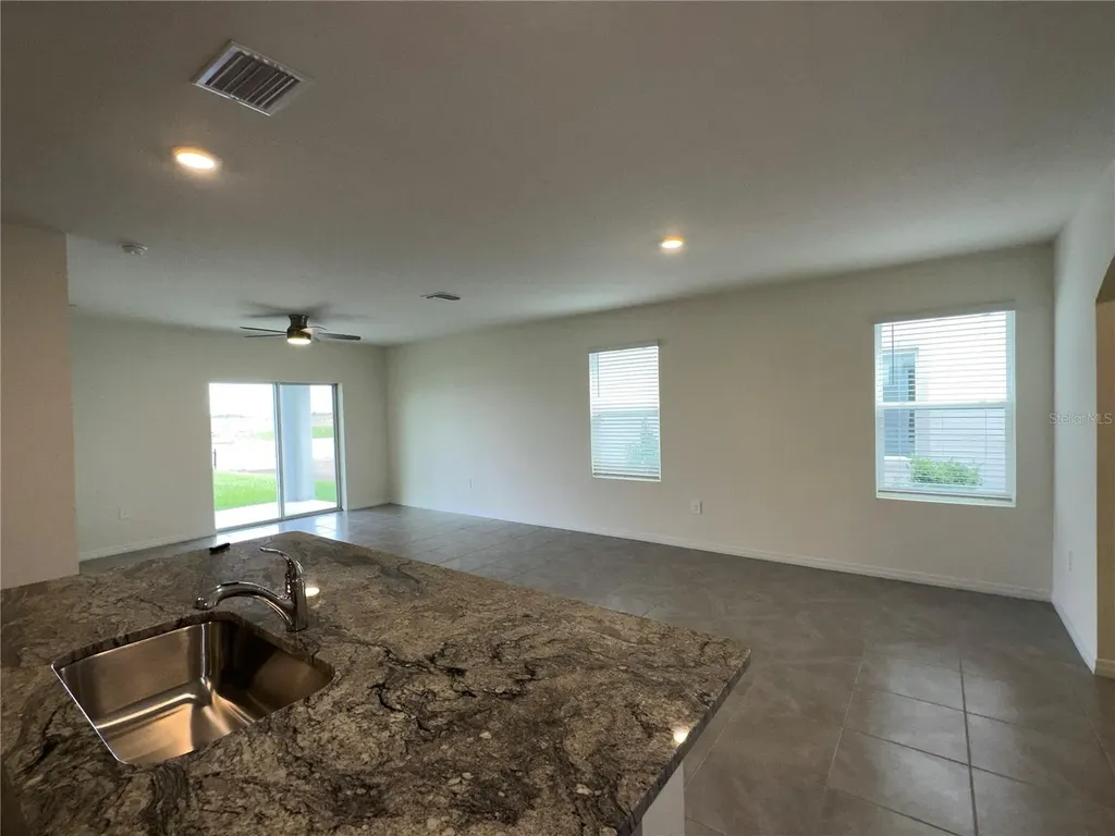 3238 Hilltop Circle Bradenton FL 34211