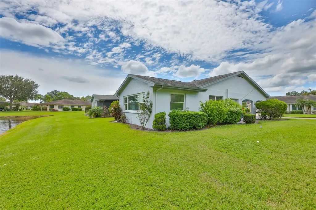 2026 Hawkhurst Circle Sun City Center FL 33573