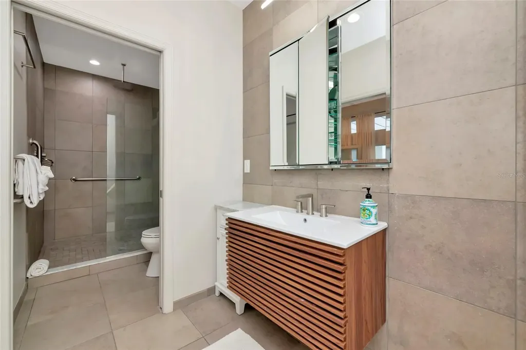 1345 2nd Street Sarasota FL 34236