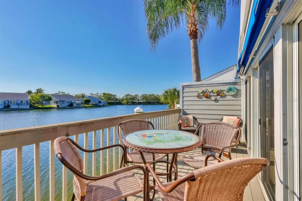 1225 Spoonbill Landings Circle Bradenton FL 34209