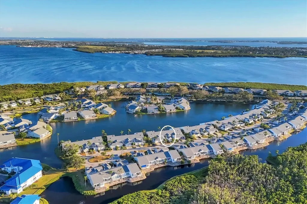 1225 Spoonbill Landings Circle Bradenton FL 34209