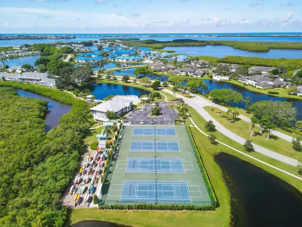 1225 Spoonbill Landings Circle Bradenton FL 34209