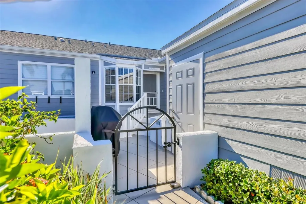 1225 Spoonbill Landings Circle Bradenton FL 34209