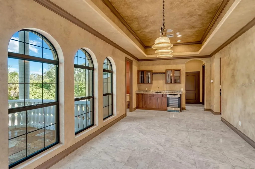 1079 Ashland Avenue Tarpon Springs FL 34689