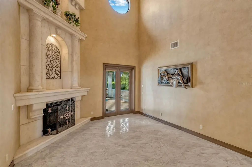 1079 Ashland Avenue Tarpon Springs FL 34689
