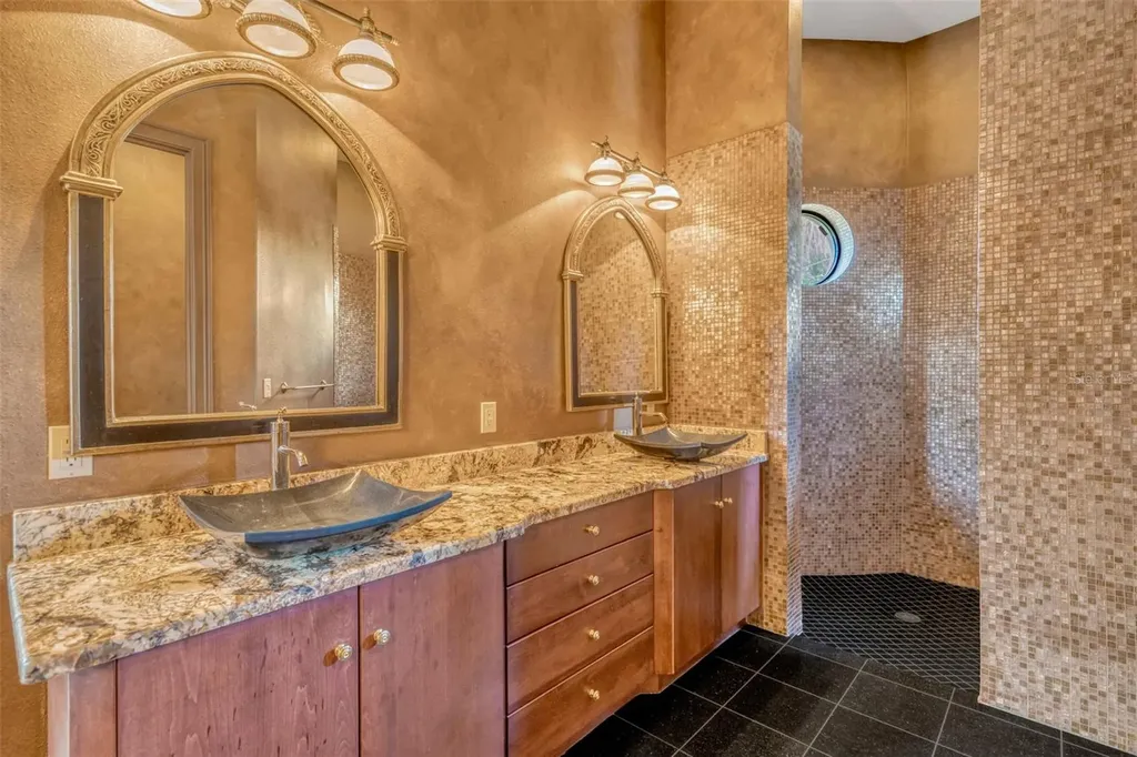 1079 Ashland Avenue Tarpon Springs FL 34689