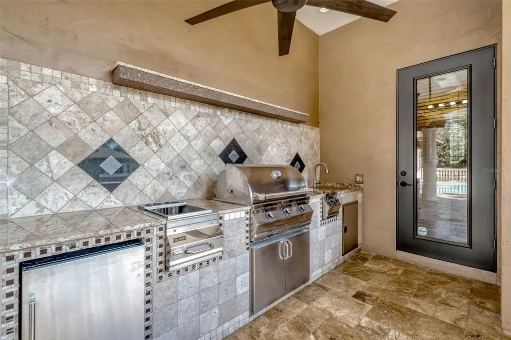 1079 Ashland Avenue Tarpon Springs FL 34689