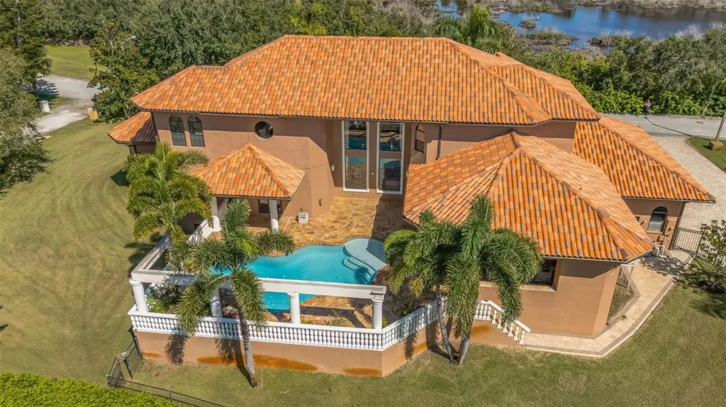 1079 Ashland Avenue Tarpon Springs FL 34689
