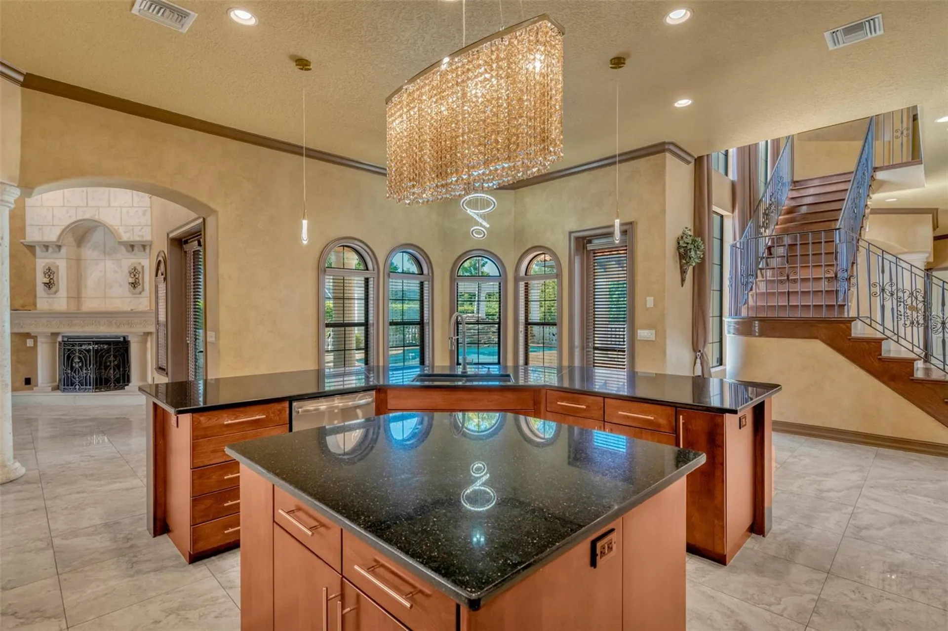 1079 Ashland Avenue Tarpon Springs FL 34689