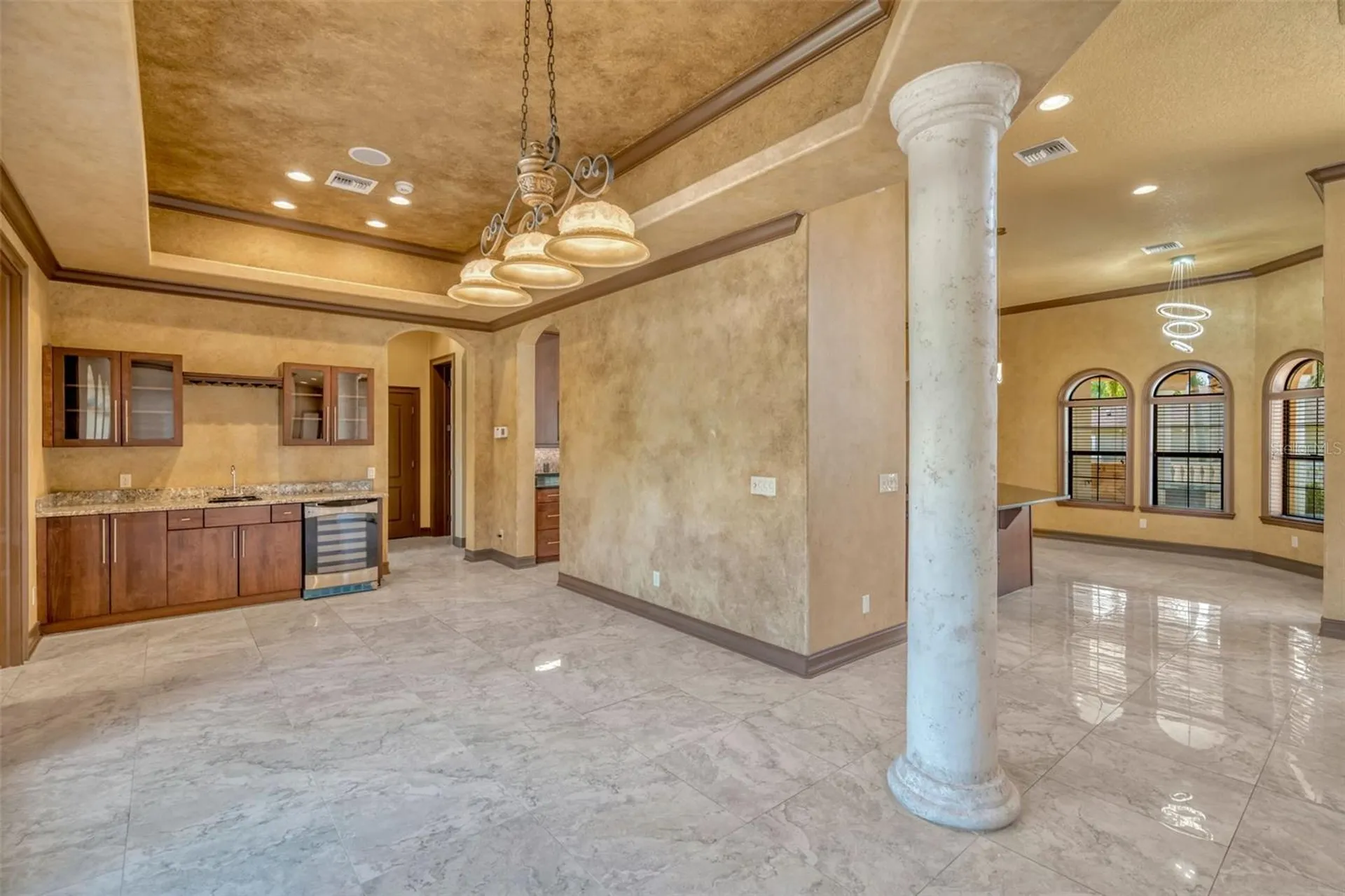 1079 Ashland Avenue Tarpon Springs FL 34689
