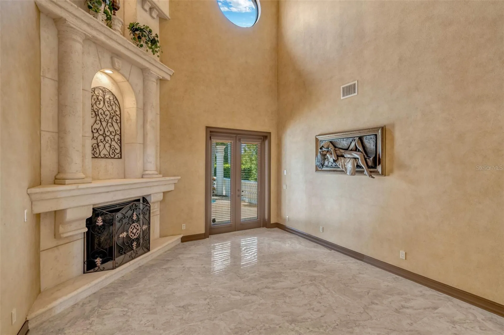 1079 Ashland Avenue Tarpon Springs FL 34689