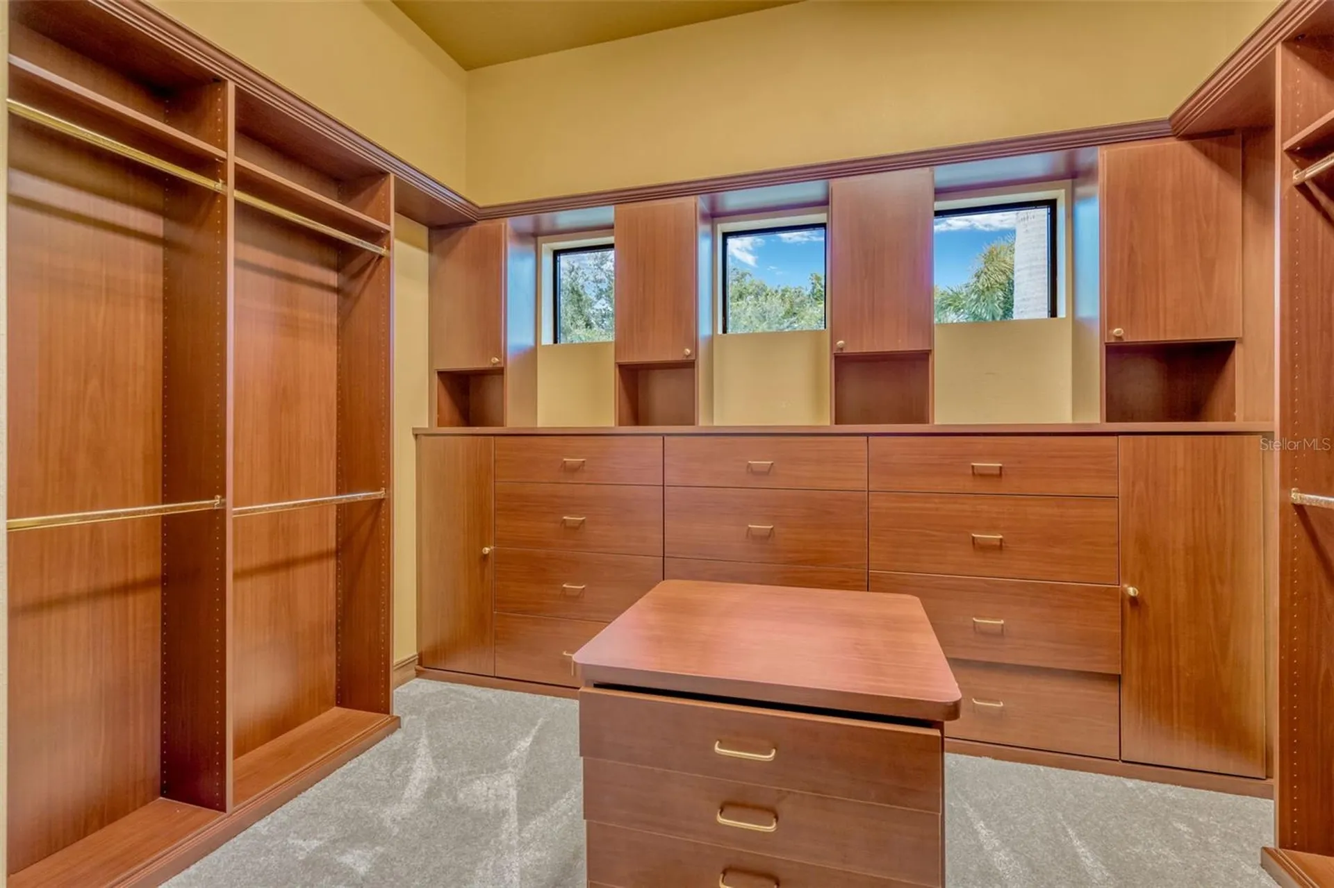 1079 Ashland Avenue Tarpon Springs FL 34689